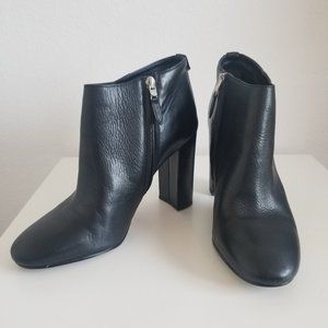 Sam Edelman Campbell Ankle Bootie in Black Leather, Size 10